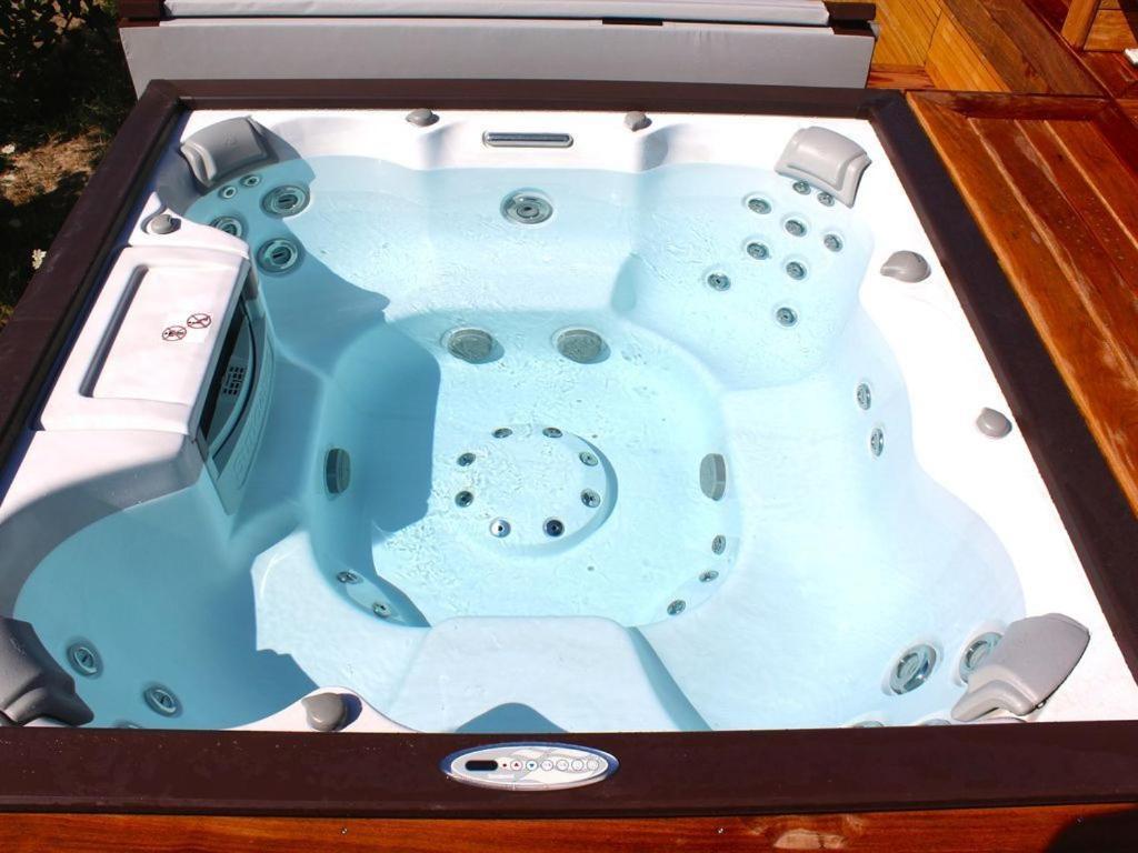F2 avec jacuzzi, pétanque, à 3 min mer, dans grande propriété Porticcio (Corsica) Exterior foto